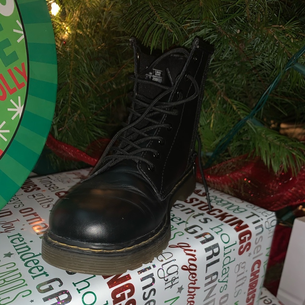 Black leather Doc martens